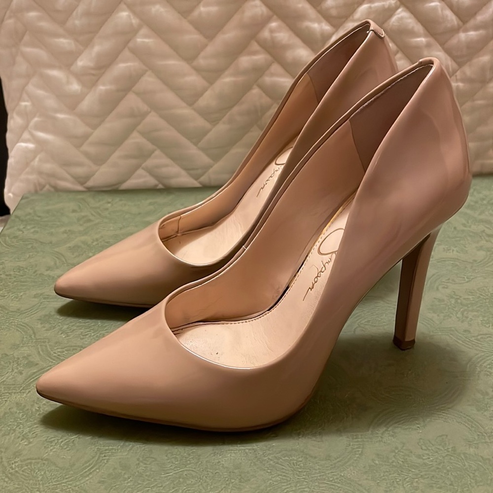 Jessica Simpson nude heels size 5.5
